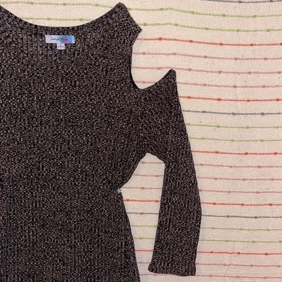 Indigo Rose Woman's Light Knit Cold Shoulder 5️⃣✖️3️⃣0️⃣ - Picture 3 of 8